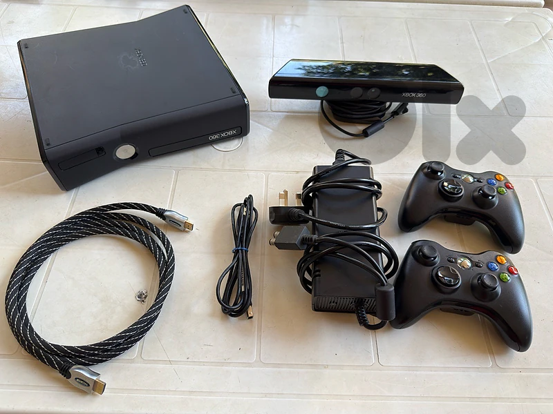 Xbox 360+ Kinect+ 2 controllers+ Cds