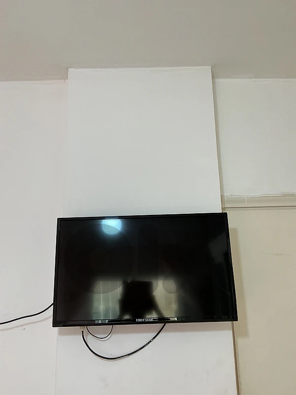FIRST START TV USED LIKE NEW NEVER TURNED ON