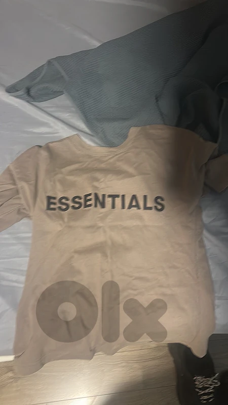 Essentials T shirt size M