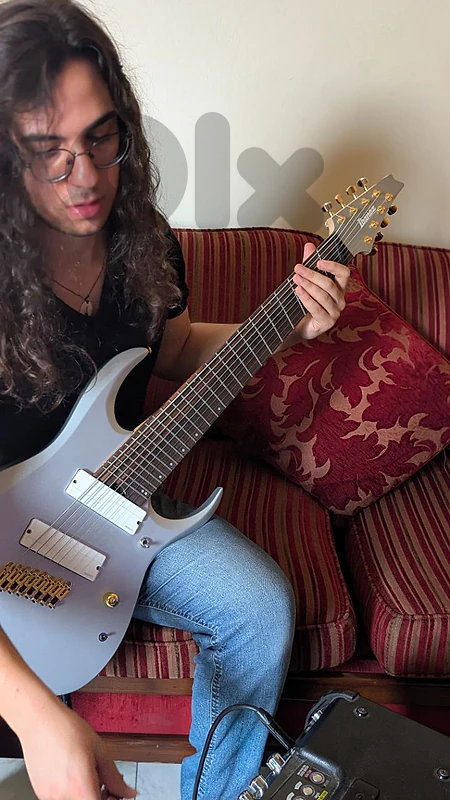 new 8 strings guitar