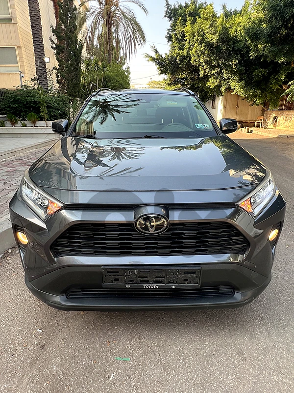 2019 Toyota RAV4 XLE AWD - 13,000 Mile Only!
