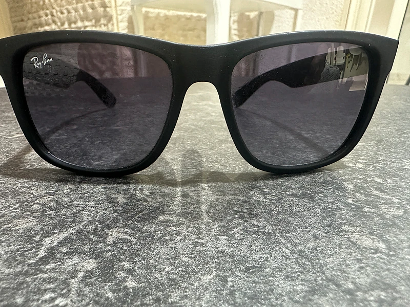 Ray-Ban sunglass