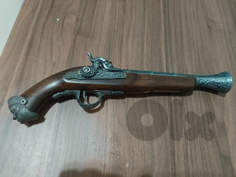 ولاعة على شكل طبنجة