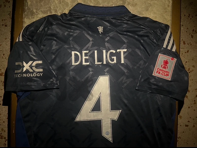Manchester United De Ligt third adidas kit