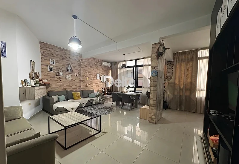 Spacious apartment for sale in Mar elias, Beirut / مار الياس، بيروت
