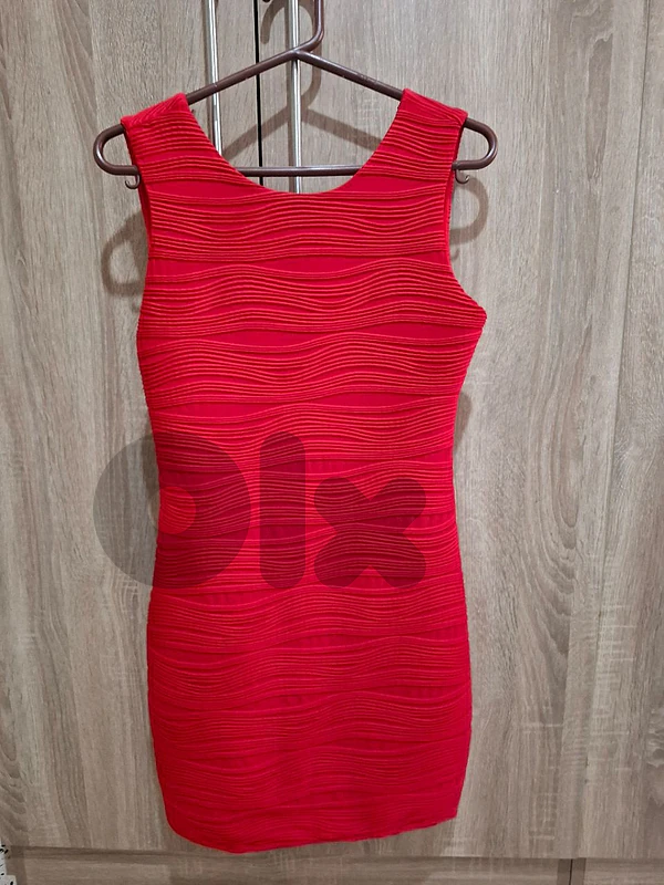 short red dress size small