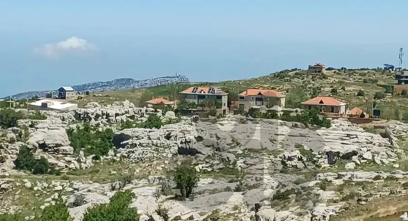 land for sale in Laklouk أرض "لقطة"للبيع في اللقلوق