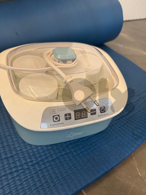 Yoghurt maker