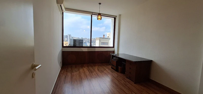 Commercial Space for Rent | 3 Rooms, View & Wheelchair Accessible