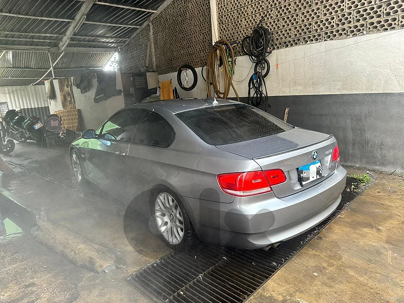 BMW 3-Series 2009