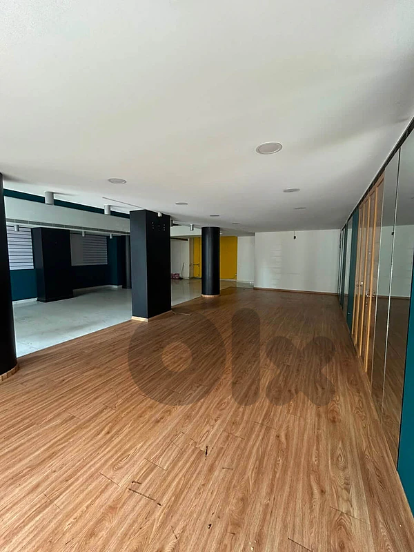 Well located OFFICE in Badaro for rent / مكتب في بدارو للايجار