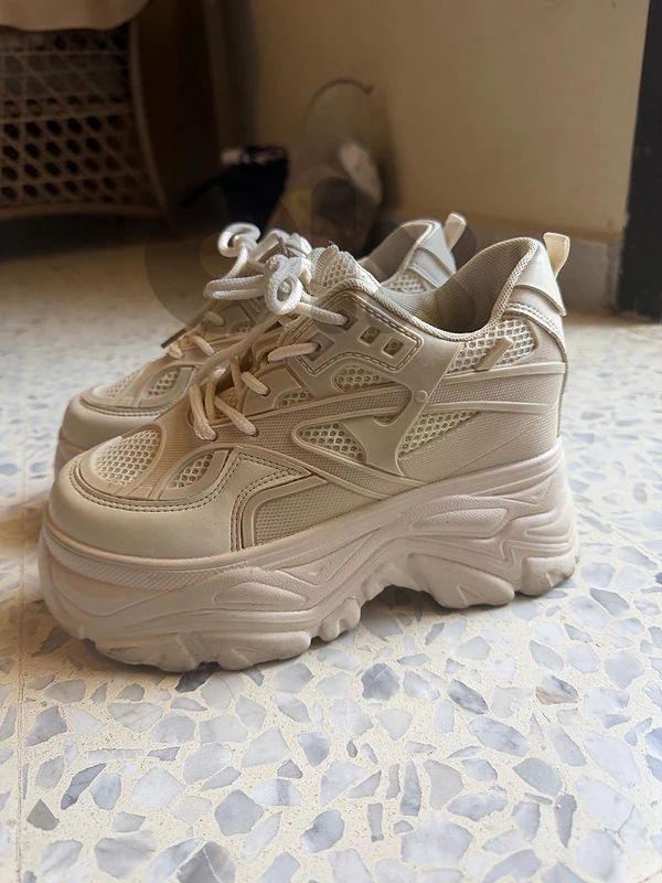 woman trainers