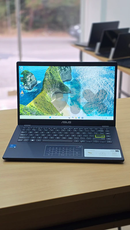 Laptop ASUS E410K