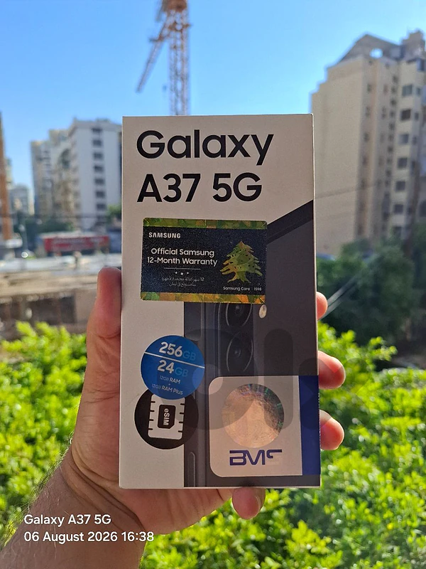 galaxy A37 5g ram 12 256 oen day Open box