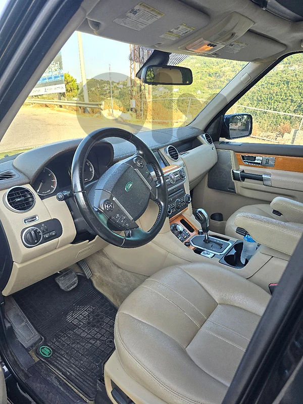 Land Rover LR4 2011
