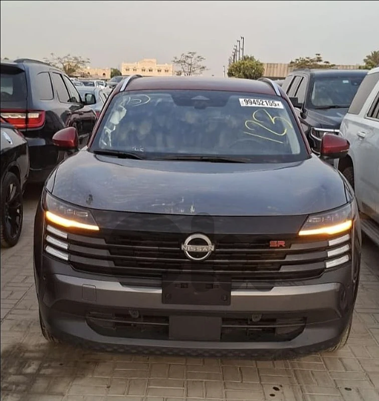 Nissan Kicks  SR  2025  4WD  12000 MILES