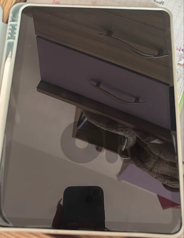ipad Air 11 inch M2, like new,97% battery health ,cycle count :109
