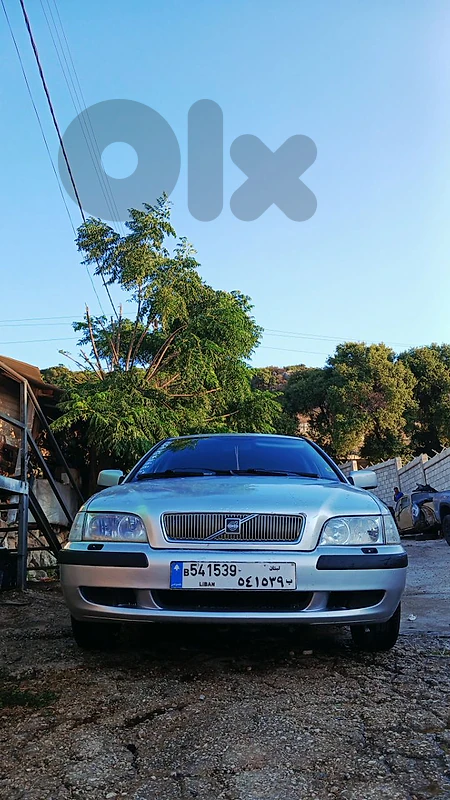 فولفو أس 40 2001بحالة جيدة فولفو أس 40 2001بحالة جيدة
