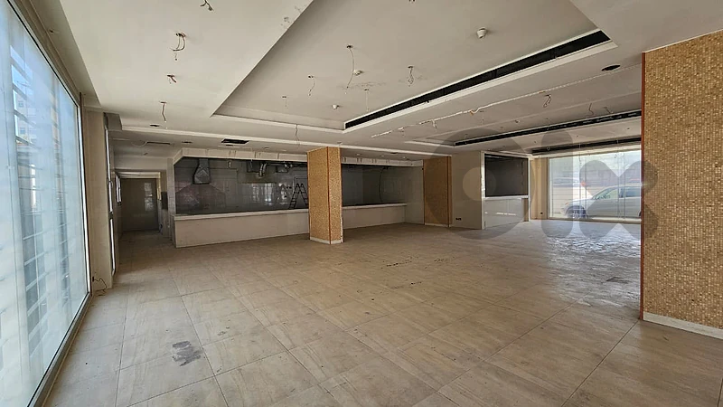 Showroom for Rent in Mkalles معرض للإيجار في المكلّس