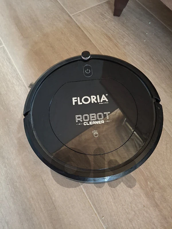 Floria robot vacuum cleaner