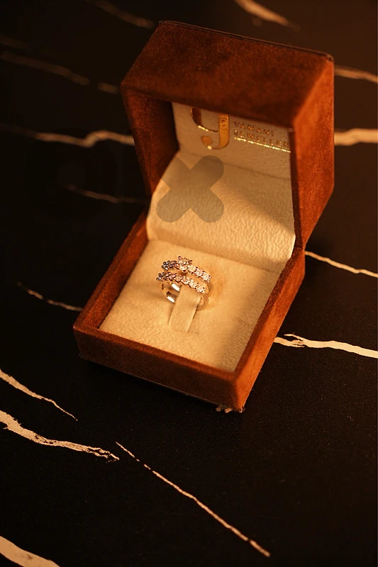 diomands gold rings