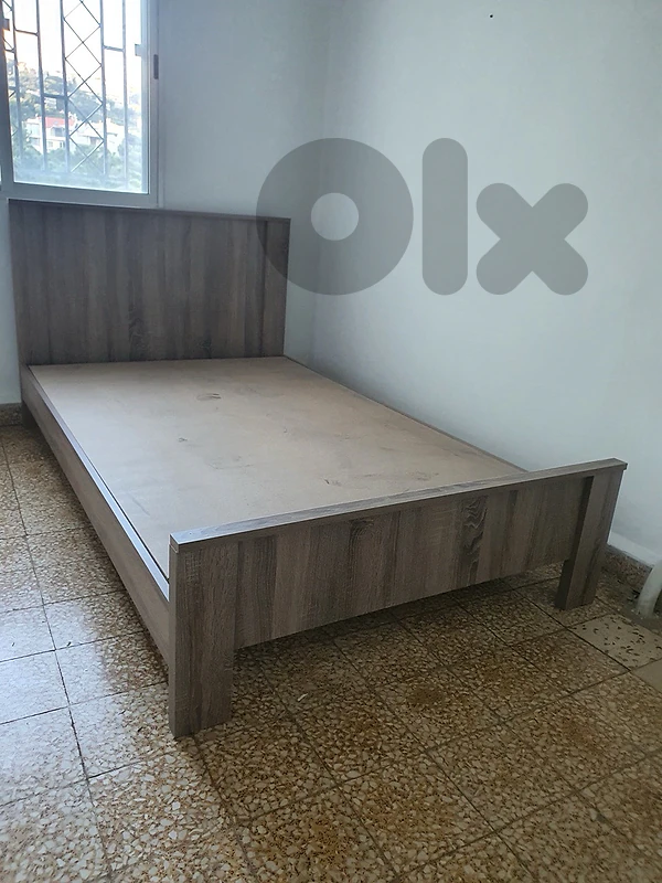 تخت مفرد ونص 120 سم جديدة من المعمل