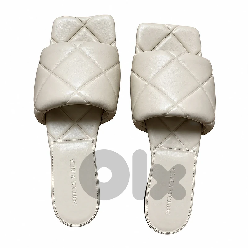 Bottega veneta leather slides