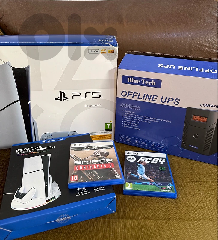 PS5 Slim 1 TB used 1 week with box