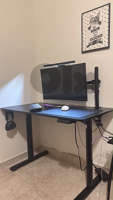 Fantech computer table and work adjustable table Fantech computer table and work adjustable table