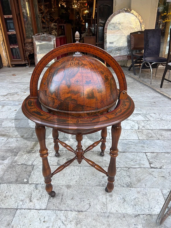 vintage frensh globe bar cabinet بار شكل كرة ارضية ولا اروع مميزة جداا