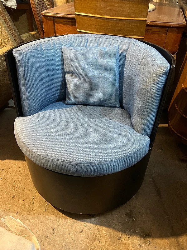 vintage pair armchair 1970’s فوتاي عدد ٢ تصميم السبعينات ولا اروع