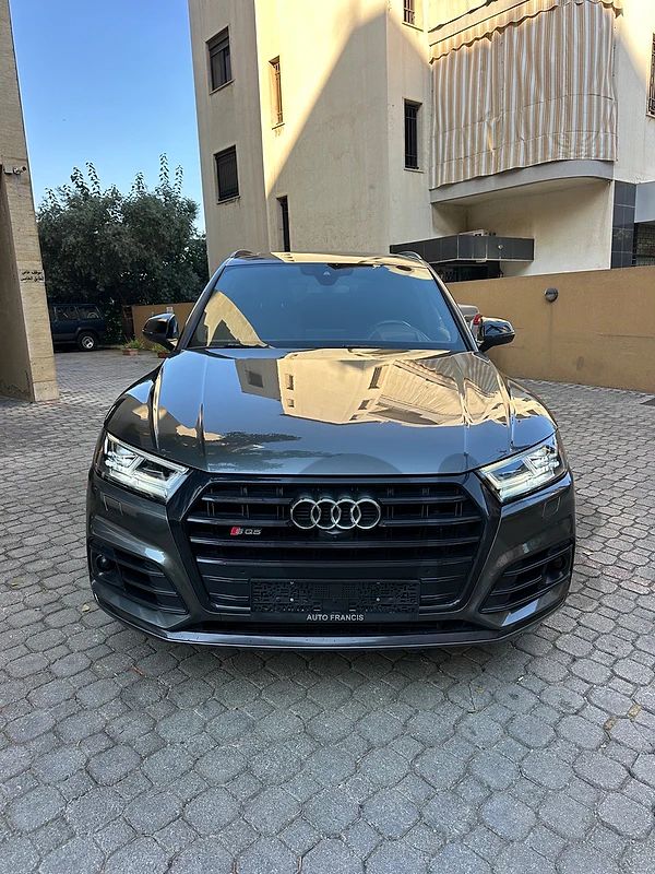 Audi SQ5 Quattro Prestige 2019 gray on black (clean carfax)