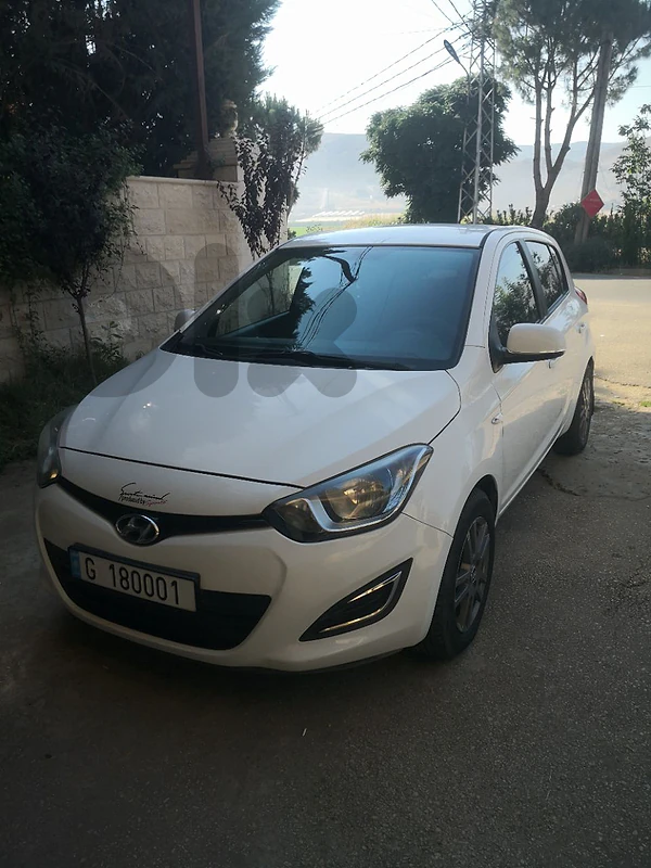 Hyundai i20 with special plate Hyundai i20 with special plate