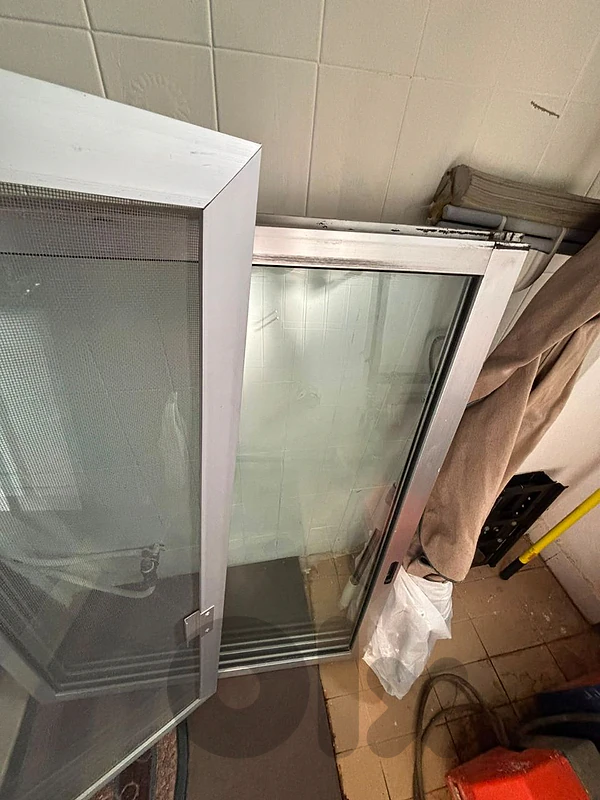 2 Windows available