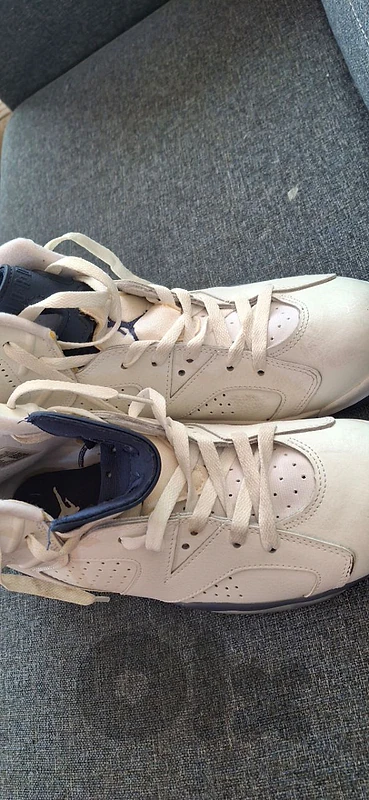men sneakers