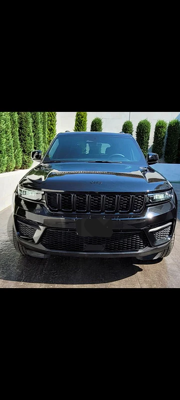 GRAND  CHEROKEE LAREDO  MODEL: 2025  WITH OUT CUSTMOS