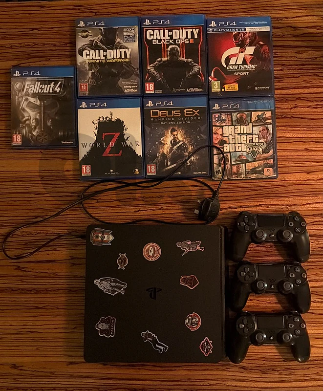 PS4 FOR SALE USED LIKE NEW
