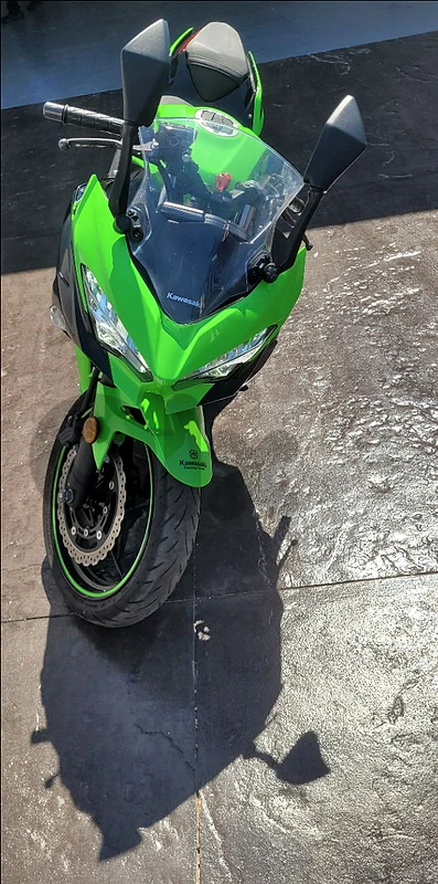 MOTORCYCLE  KAWASAKI  NINJA EX 400  MODEL:2023  2 CILNDER  10917 MILES