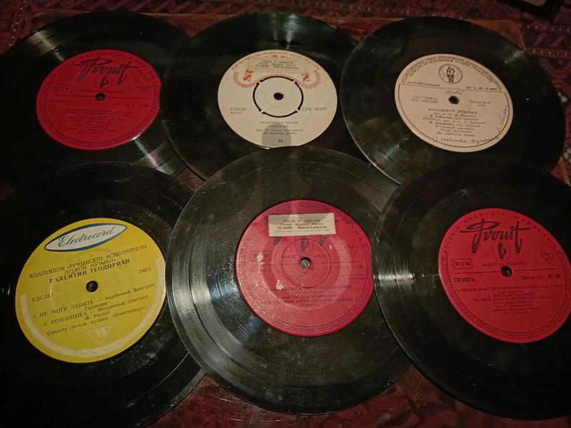 VINYLS
