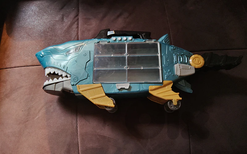 Hotweel super shark car