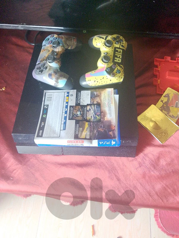 ps4 and 2 controls 2 cd