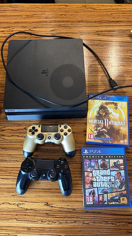PLAYSTATION 4 SLIM FOR SALE