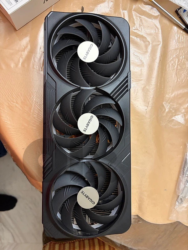 Gigabyte Oc Rtx 4090 same as new Gigabyte Oc Rtx 4090 same as new