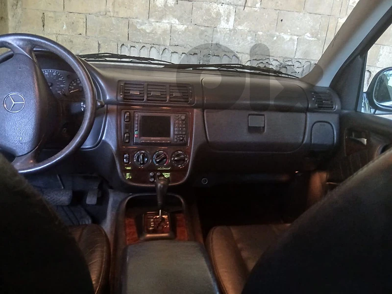 Mercedes-Benz ML-Class 2001 ML320