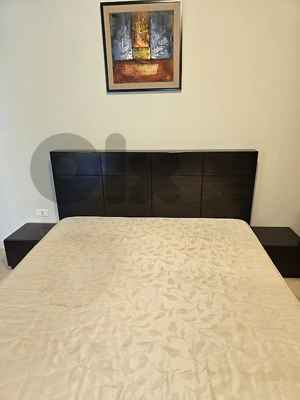 king Size bed with nightstands
