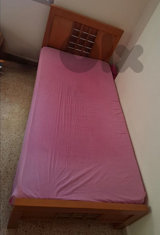 تخت مع فرشه
