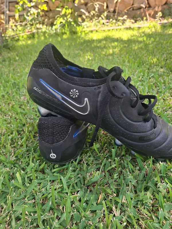 used nike football shoes