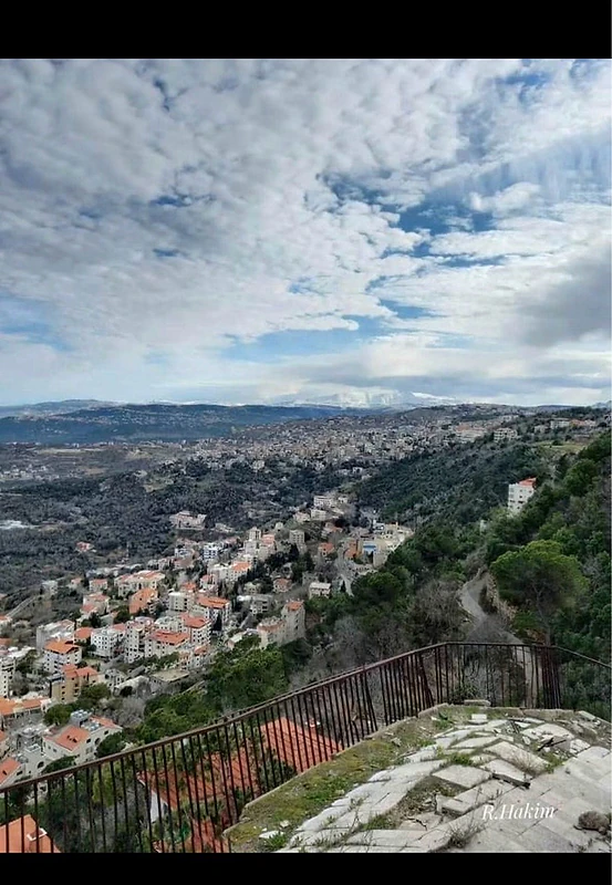 1000m land zone 30/75 Building Complex Souk Ghareb Aley
