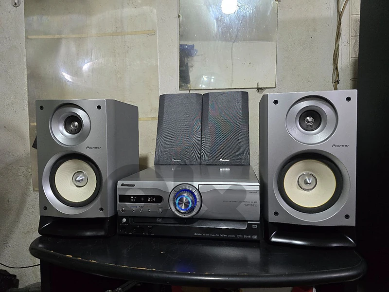 امبله ستريو ماركه بايونير ماليزي الاصلي cd dvd كاسيت راديو 2aux امبله ستريو ماركه بايونير ماليزي الاصلي cd dvd كاسيت راديو 2aux