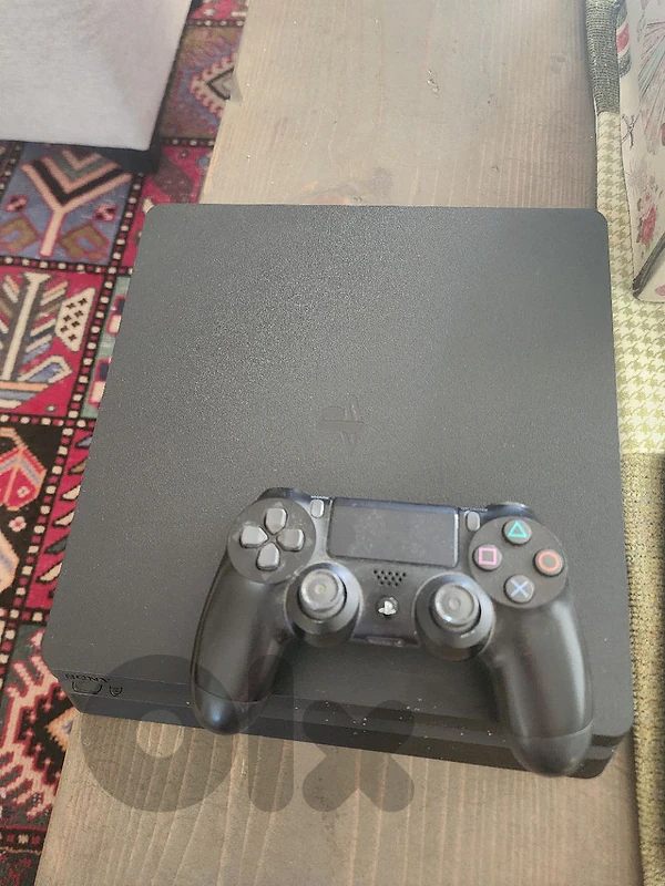 Ps4 with one controller